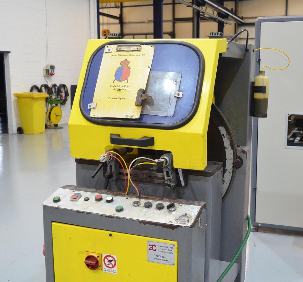 Usado Tronzadora frontal aluminio TRE C 3C modelo TA 450A