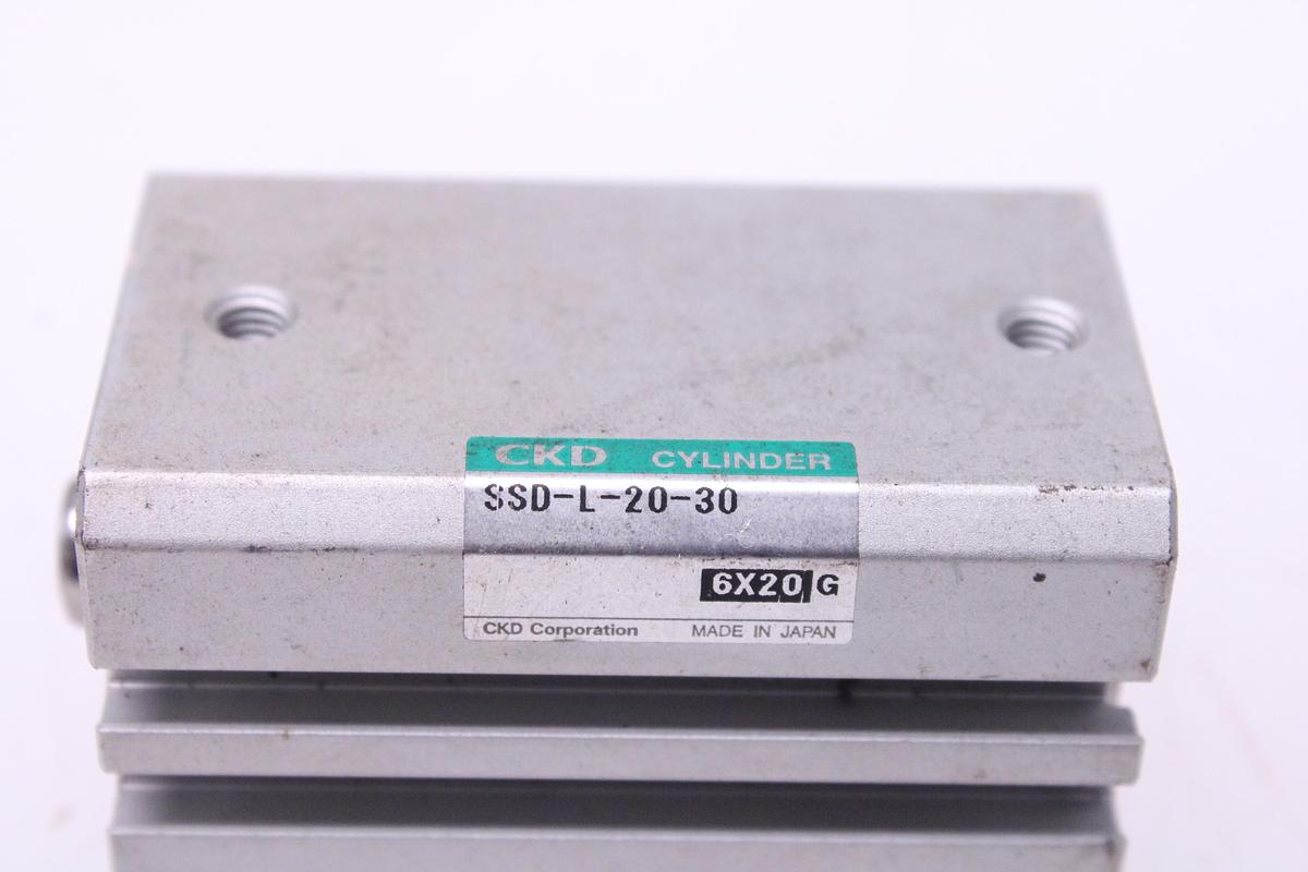 Usado Cilindro Neumatico CKD SSD-L-20-30