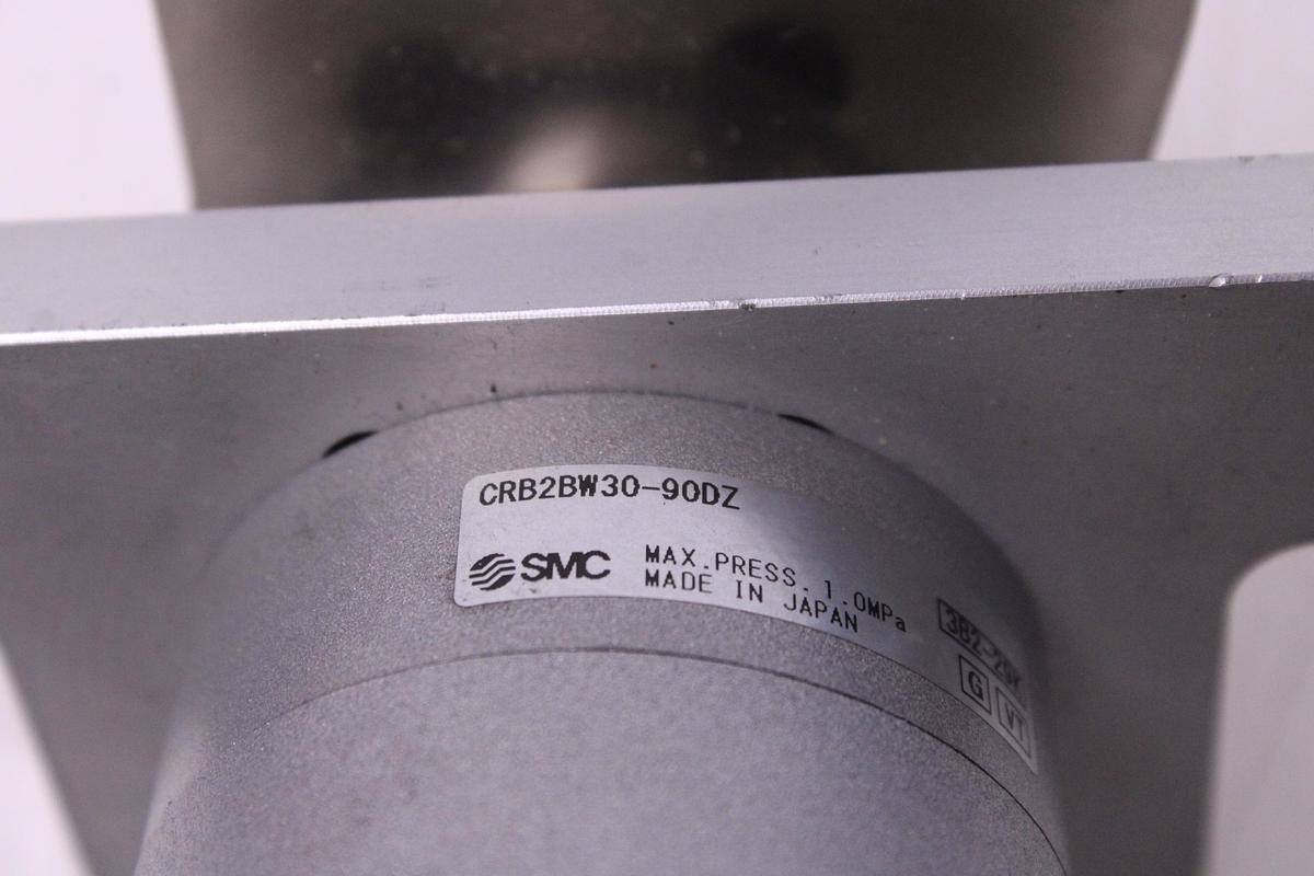 Usado Actuador Giratorio SMC CRB2BW30-90DZ