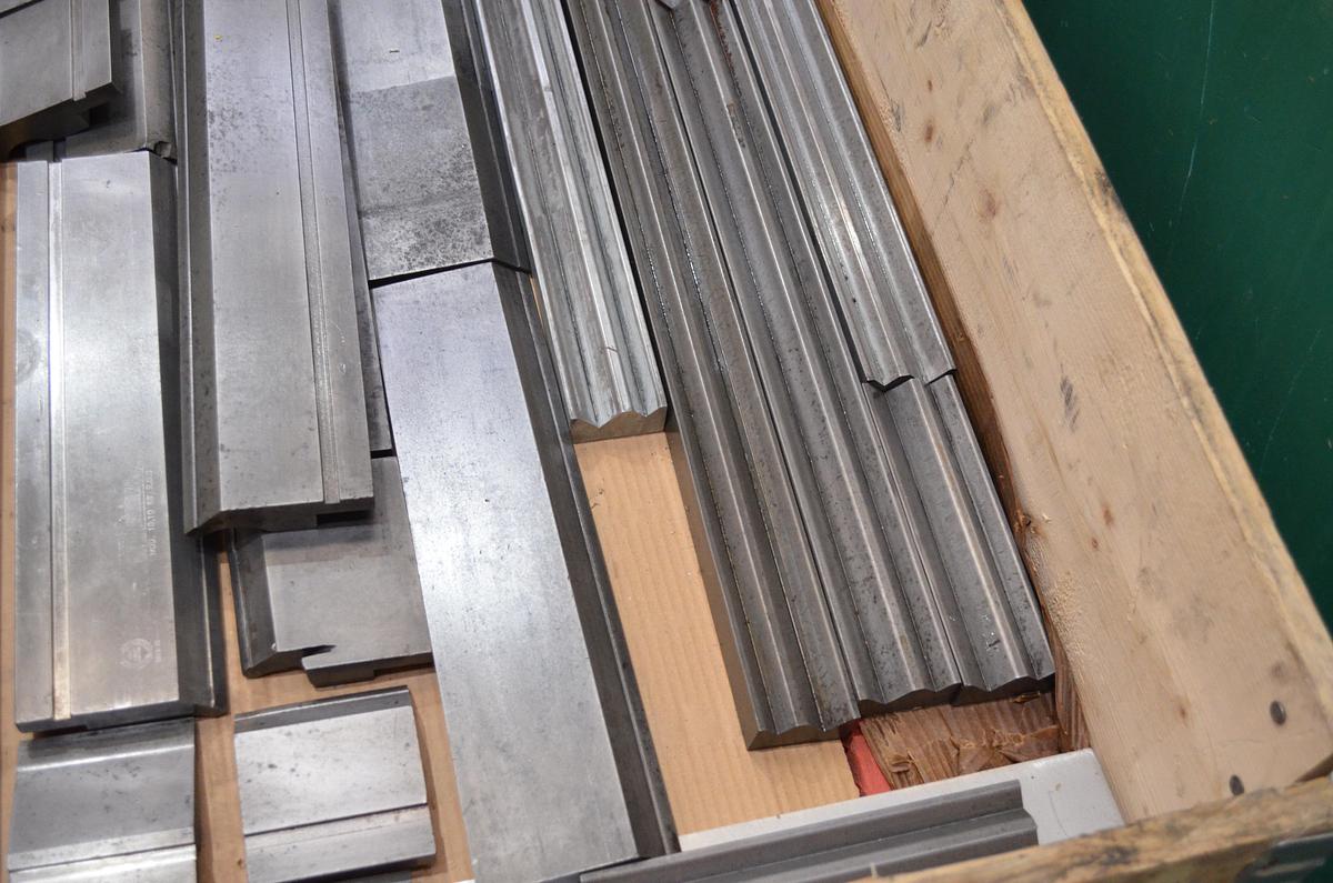 Usado Plegadora hidráulica MEBUSA RG.103