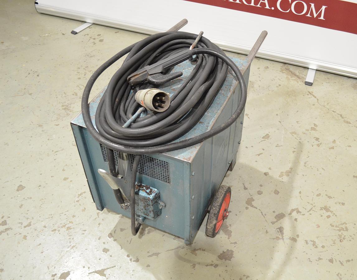 Usado Maquina soldar electrodos GAR 230A