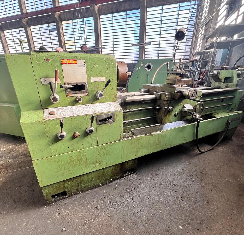 Usado Torno cumbre 60 1500mm e.p