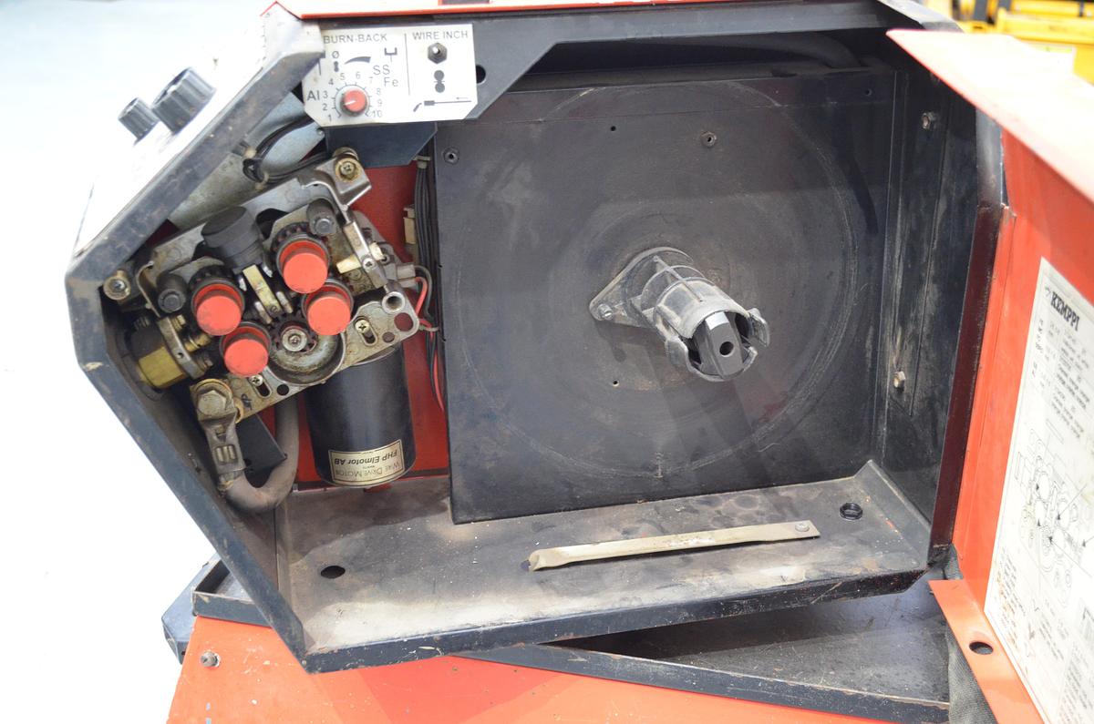 Usado Maquina soldar hilo Kemppi Kempoweld 3200 con devanadera