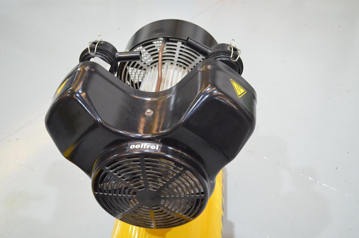 Usado Compresor doble pistón KAESER KCT 401-100 con secador