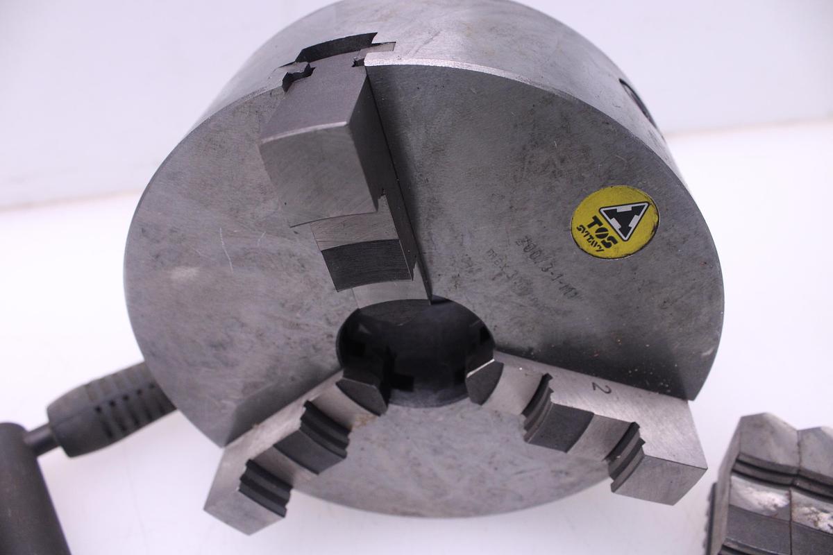 Usado Plato de Torno TOS Svitavy 3 Garras 200mm