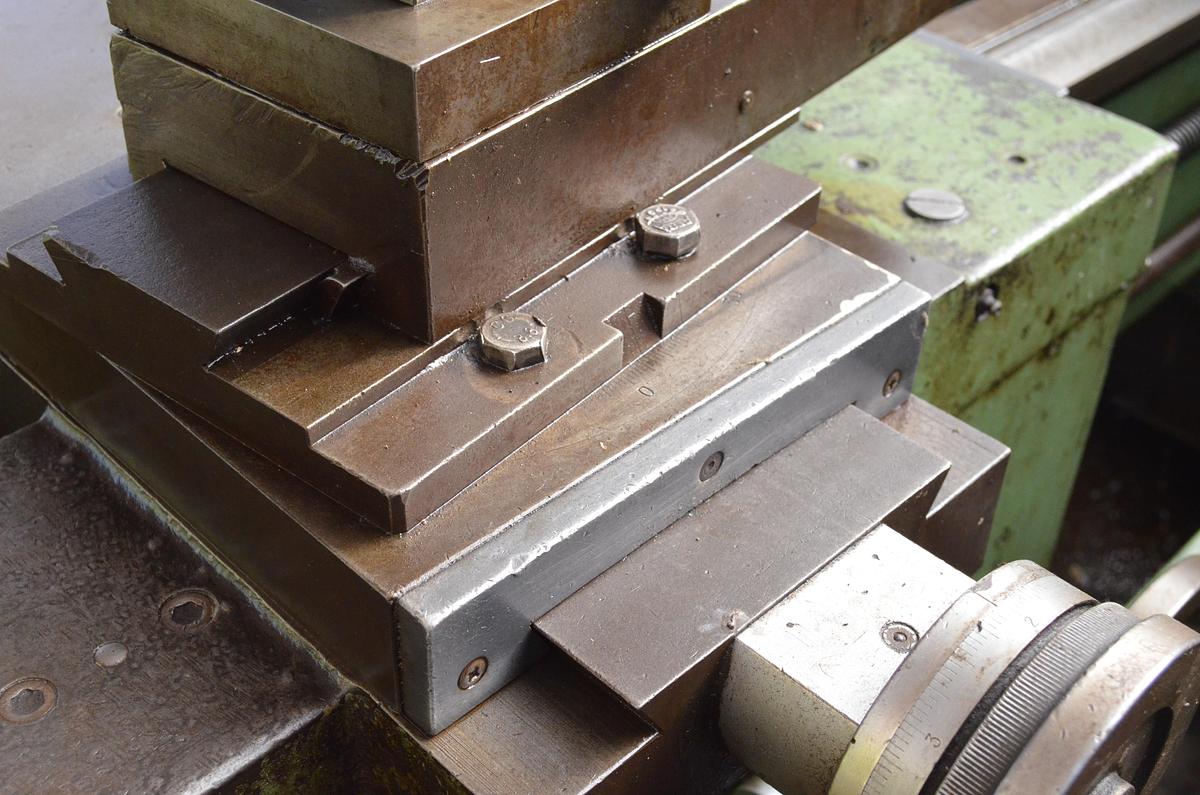 Usado Torno cumbre 60 1500mm e.p