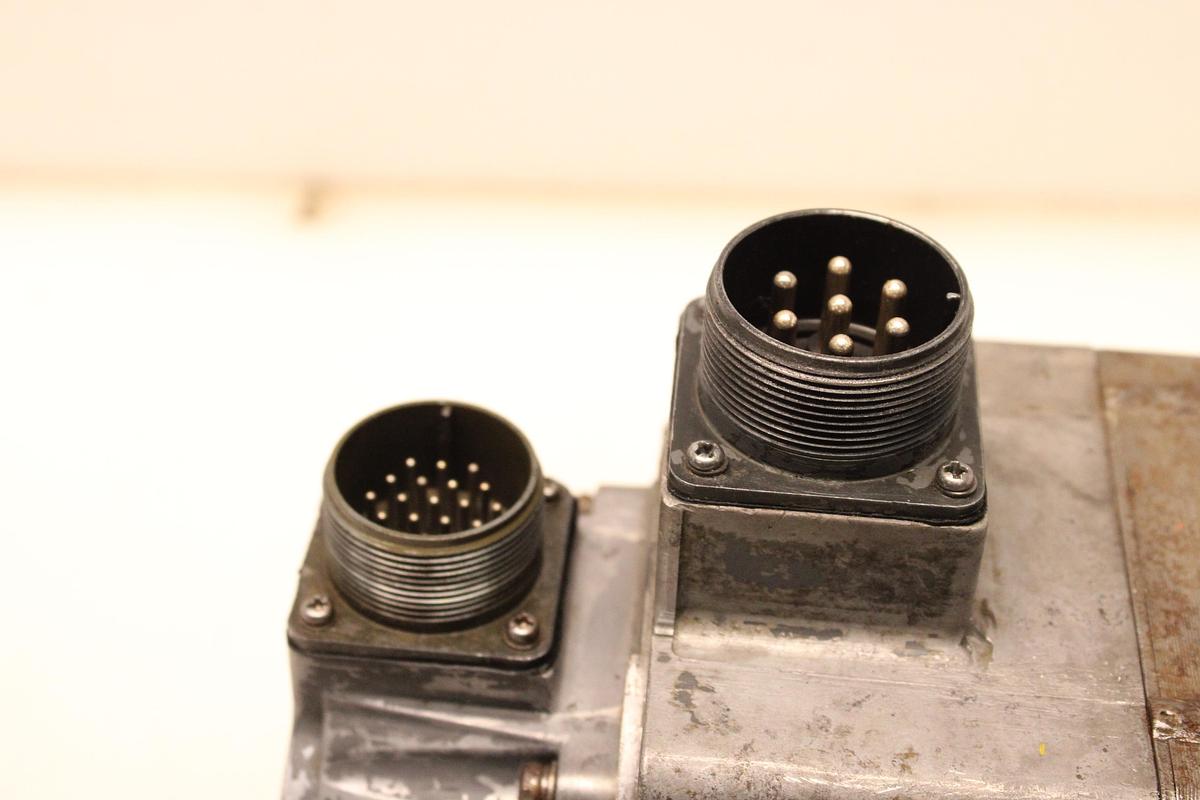 Usado Servomotor MITSUBISHI HA100NC-S