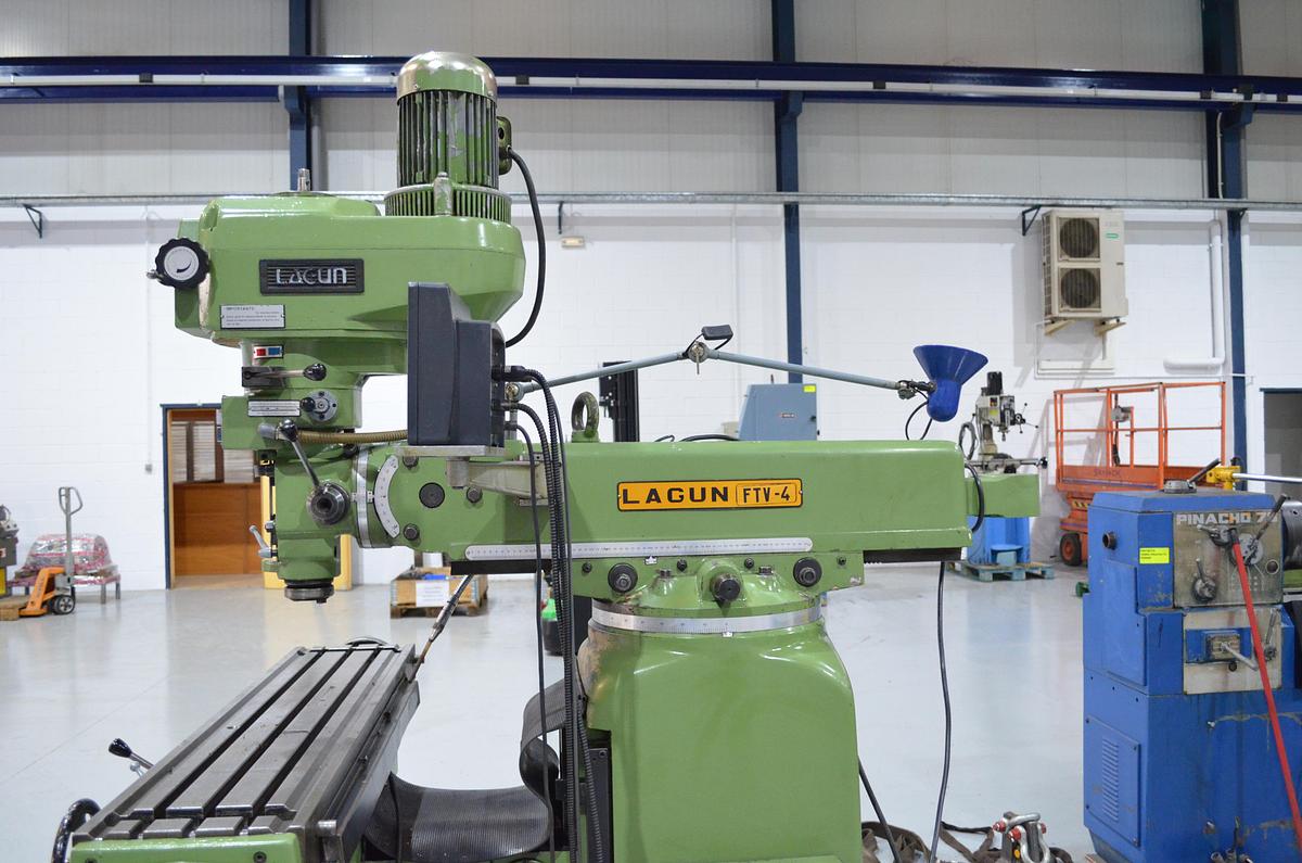 Usado Fresadora torreta Lagun FTV-4 visualizador Fagor X Y Z