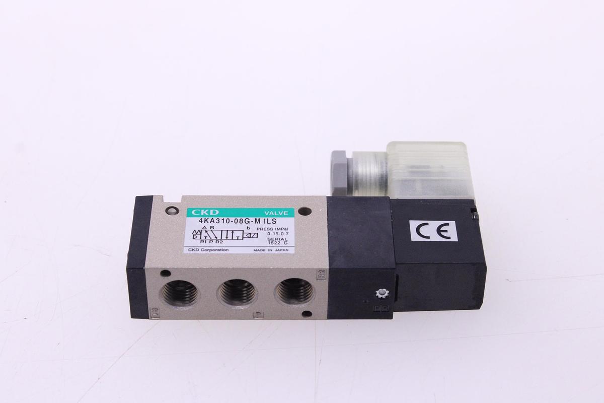 Usado Electroválvula CKD 4KA310-08G-M1LS-AC220V-ST