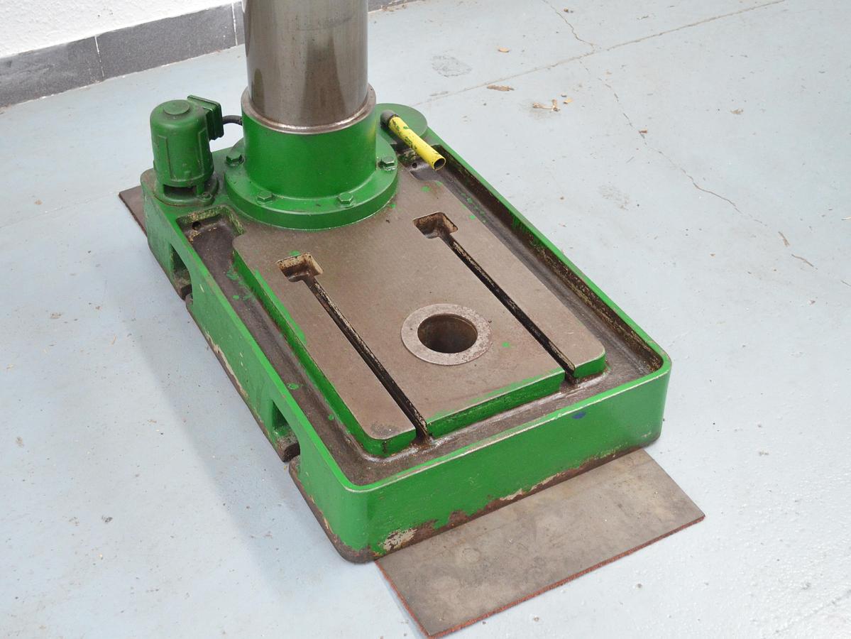 Usado Taladro columna Ibarmia A-50 222-A