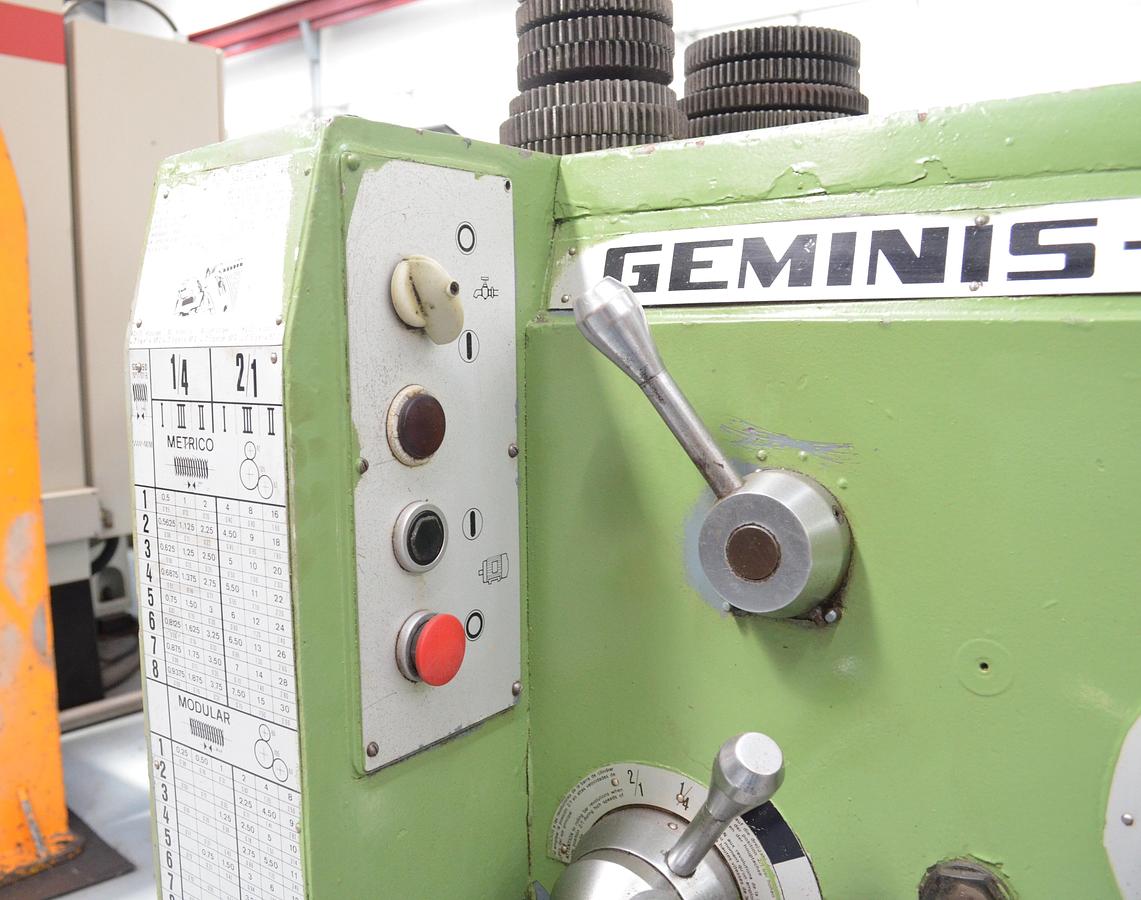 Usado Torno Geminis GE 650 2.000mm visualizador FAGOR