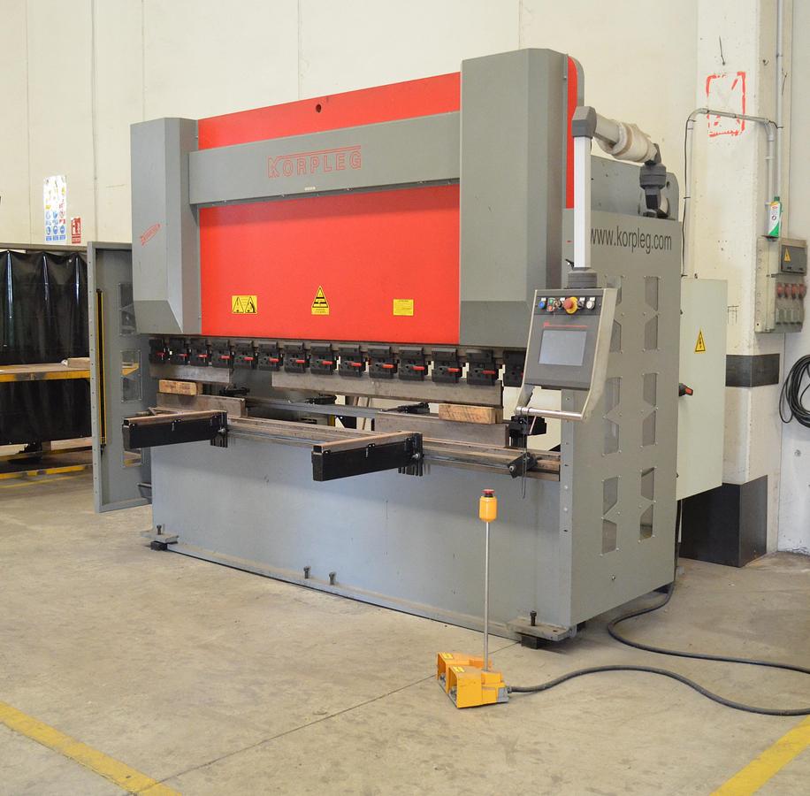 Usado Plegadora cnc Korpleg PCN3160 3100x160tn con cnc ESA S630