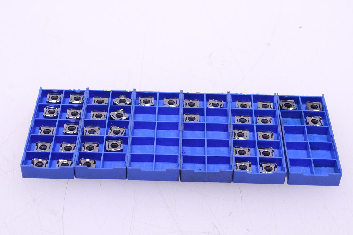 Usado Fresas con Cono ISO 40 + Widias SNMX / SNEX1206ANN