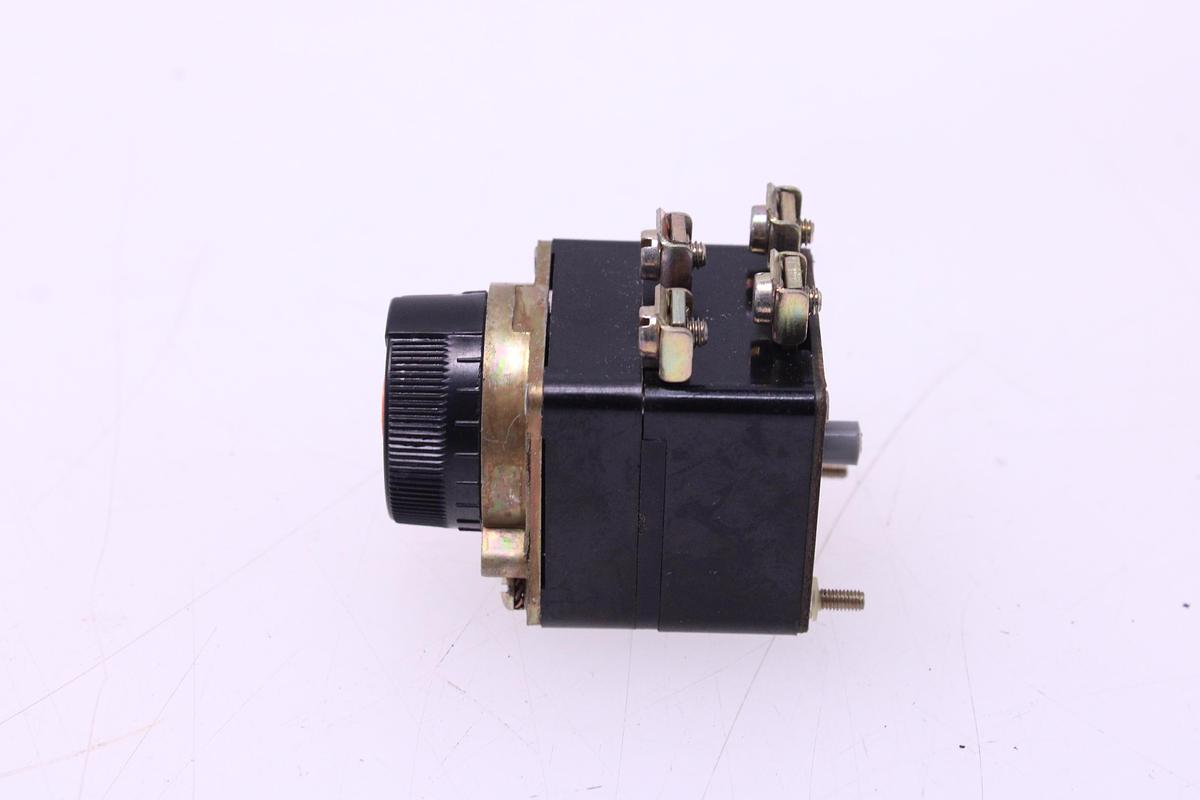 Usado Contactor Auxiliar Telemecanique ZC2-GH12