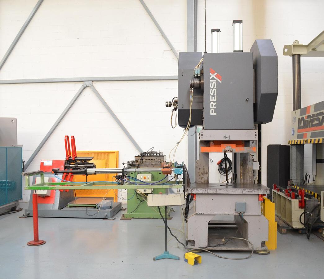 Usado Prensa excentrica PRESSIX 130CNR6 con tope