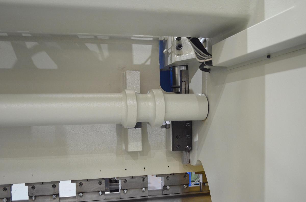 Usado Plegadora hidráulica Hidrogarne AP 4100x120tn