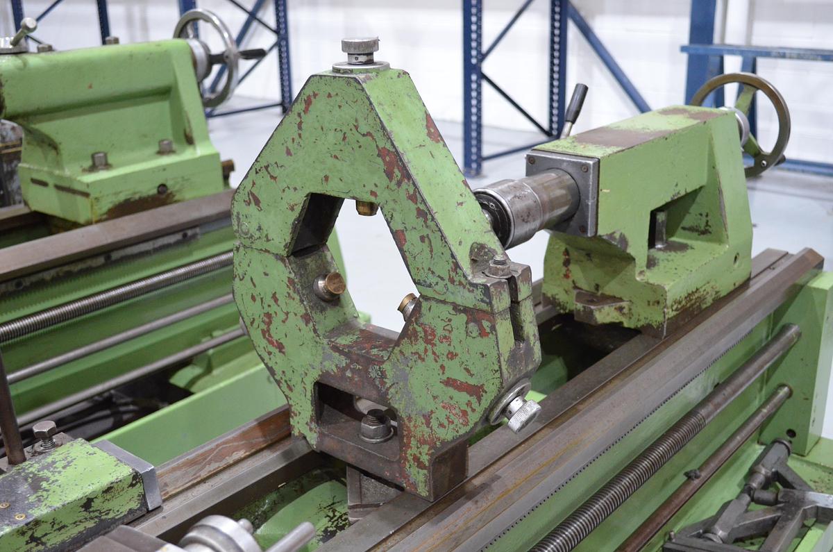 Usado Torno cumbre 60 1500mm e.p