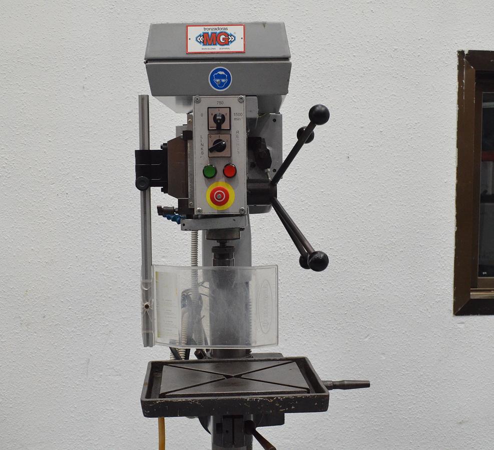 Usado Taladro columna correas MG Hu 45R - Año 2004