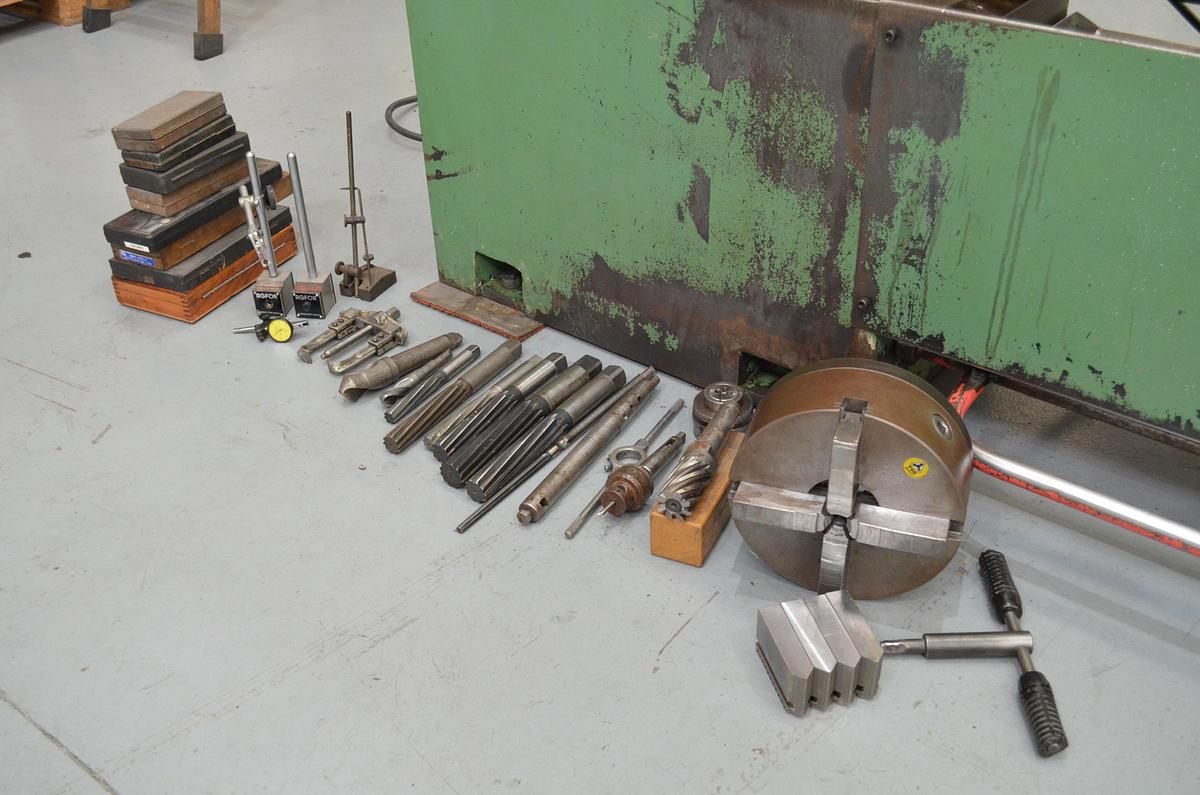 Usado Torno Pinacho L1-225  1650mm e.p. verde