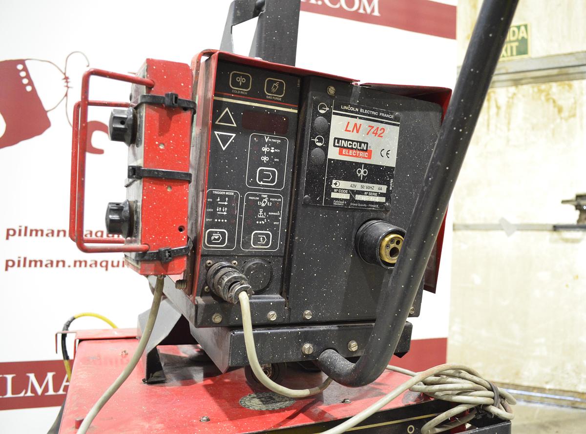 Usado Maquina soldar MIG Lincoln Idealarc CV400-I con devanadera LN 742