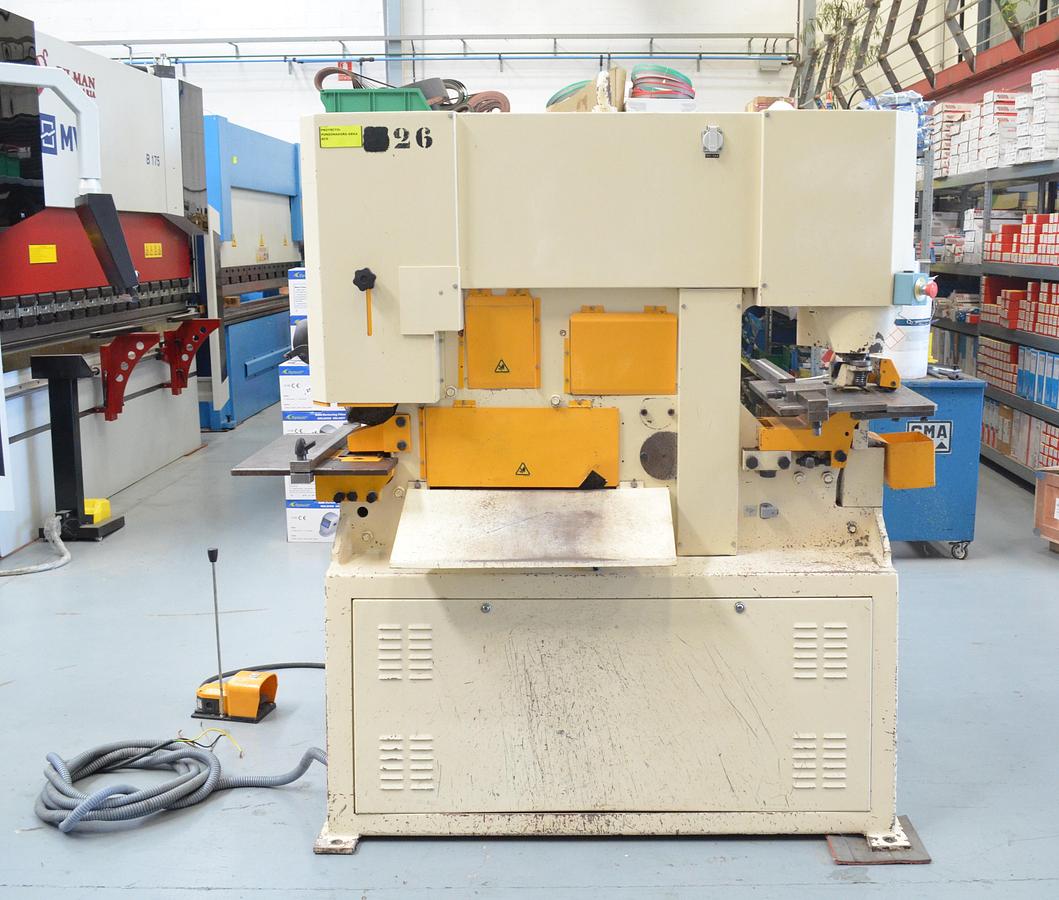 Usado Punzonadora Hidráulica Geka 80 S