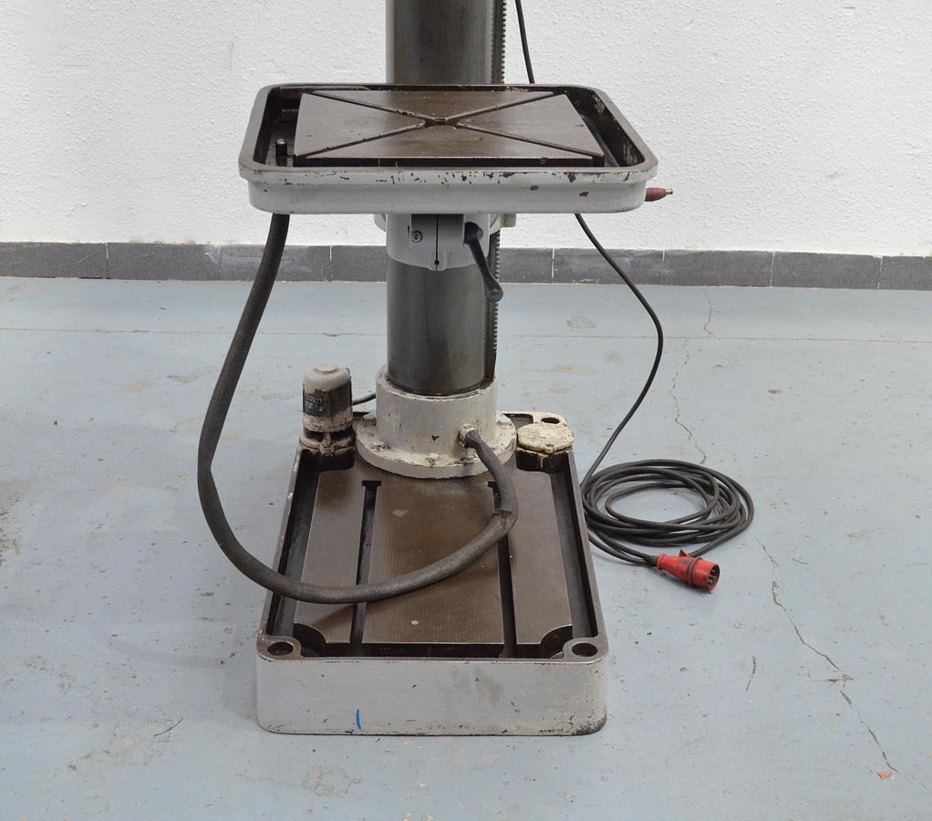 Usado Taladro columna Ibarmia 50-CA gris