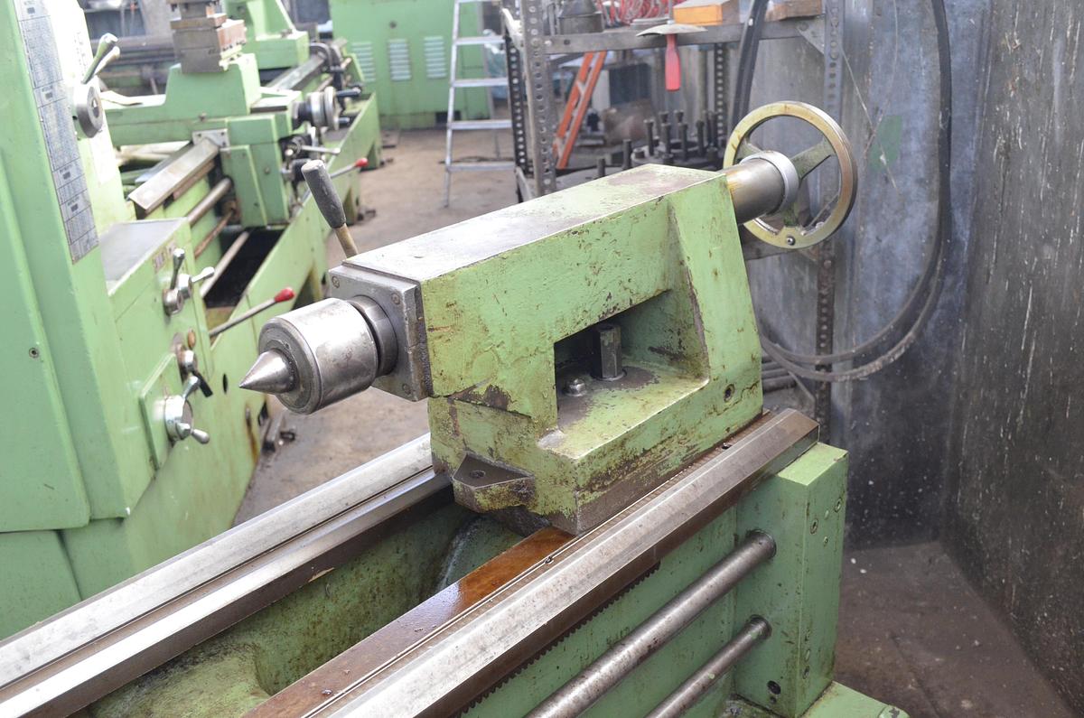 Usado Torno cumbre 60 1500mm e.p