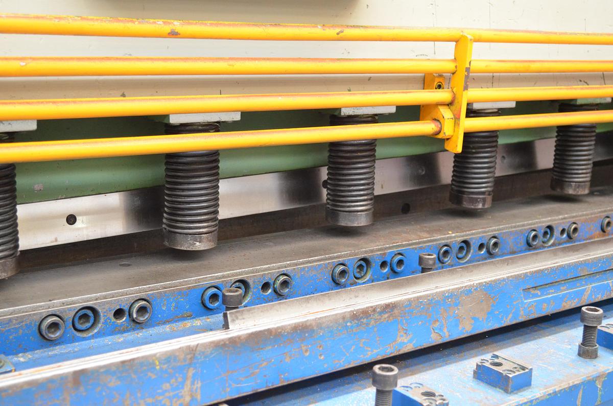 Usado Cizalla hidraulica pendular Ajial 3100x6mm