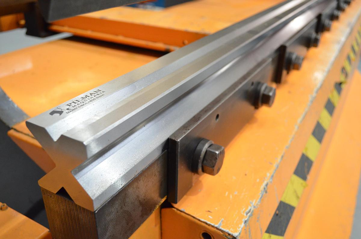 Usado Plegadora Mebusa 90-25 de 2500x90tn