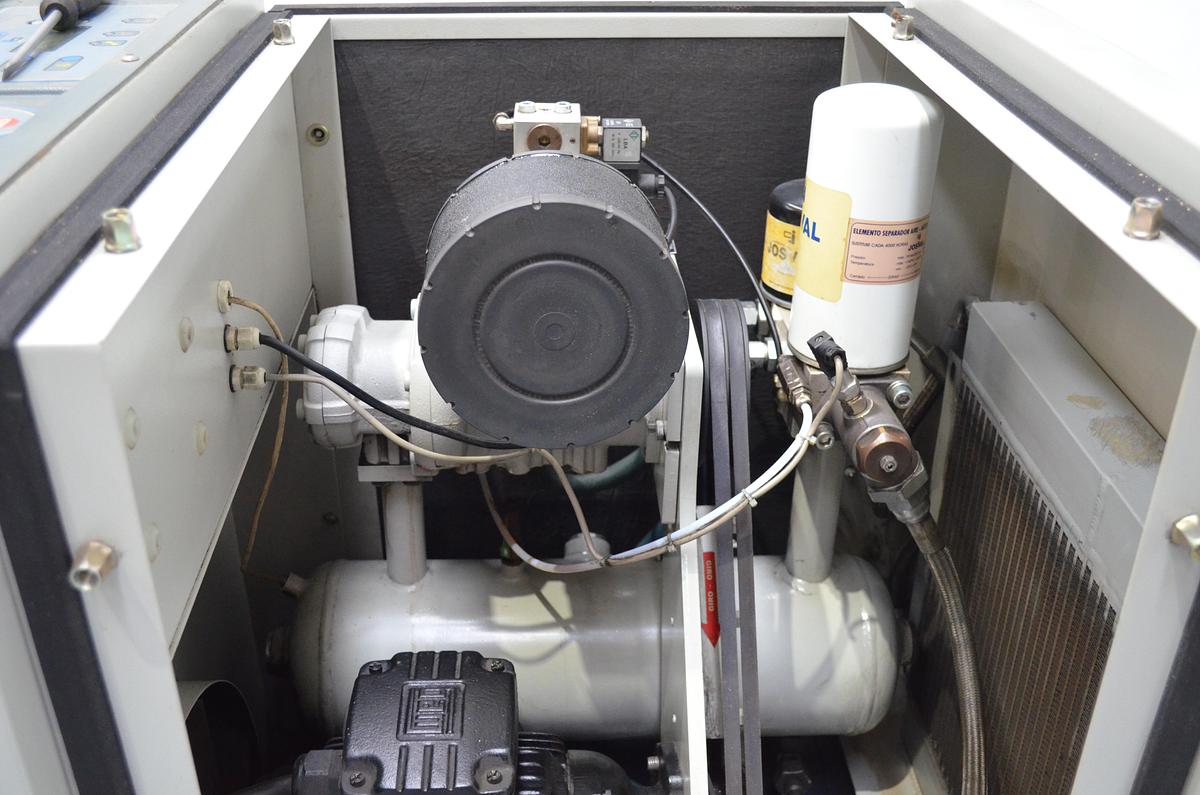 Usado Compresor tornillo Josval Mistral Serie 15B Año 2008