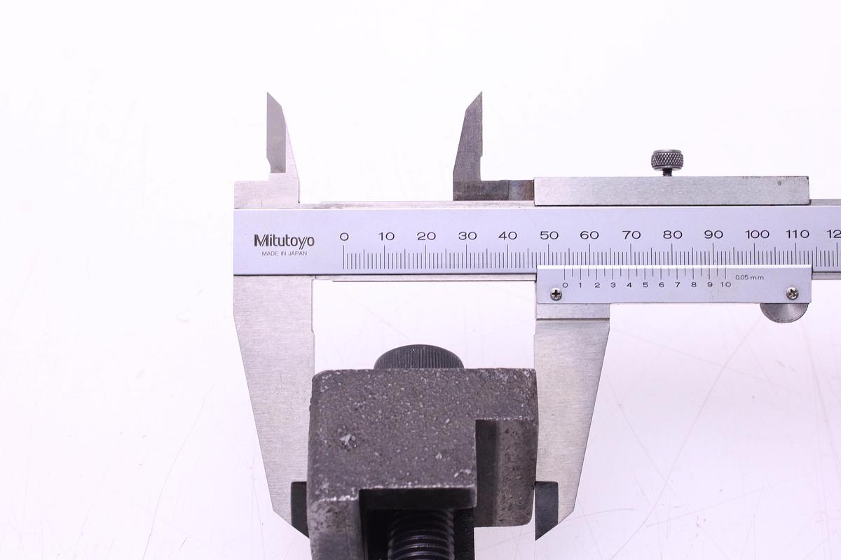 Usado Garras de Sujeción Ranura en T 18mm - 2 Unidades