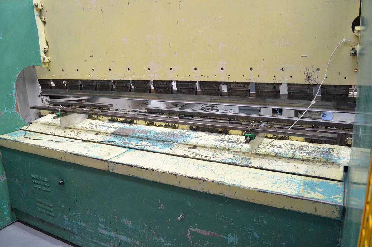 Usado Plegadora hidráulica MEBUSA RG.103