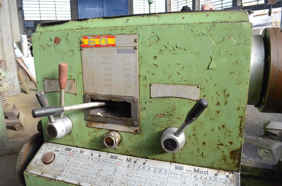 Usado Torno cumbre 60 1500mm e.p