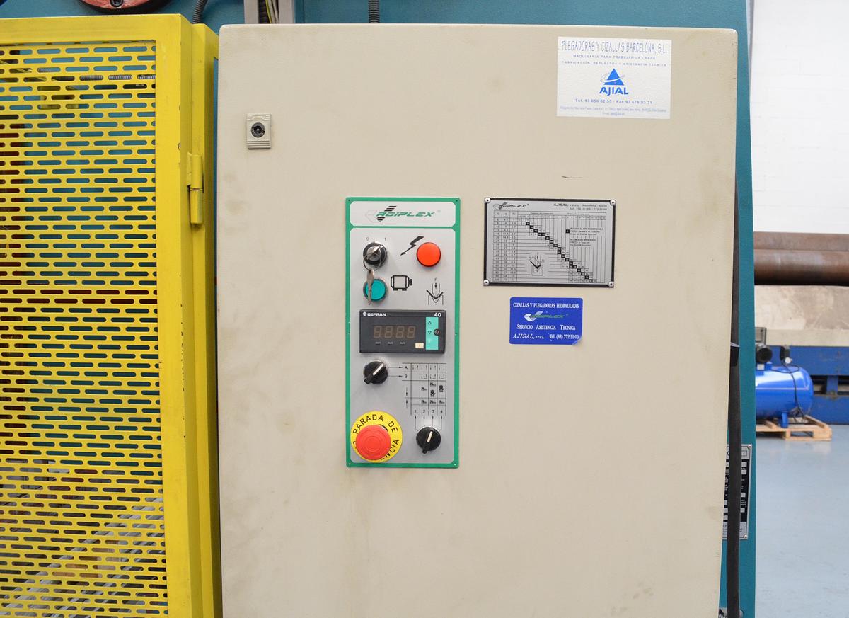 Usado Plegadora hidraulica Aciplex PHP-103-CN2 3240x100tn