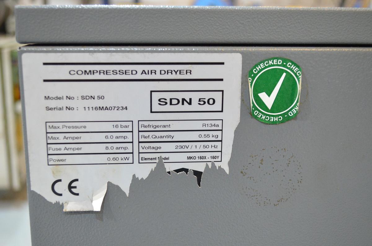 Usado Compresor tornillo Atlas Copco GA10 con secador aire KLUG