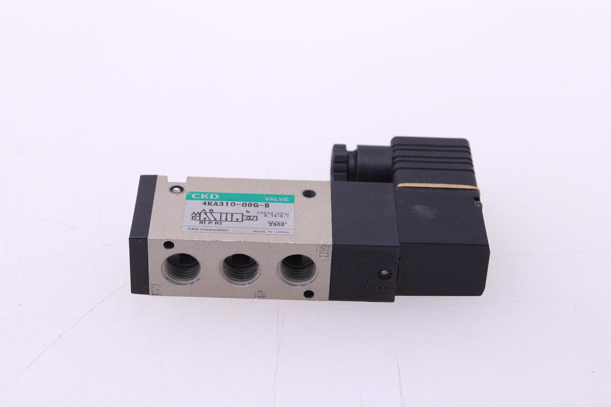 Usado Electroválvula CKD 4KA310-08G-B-AC220V