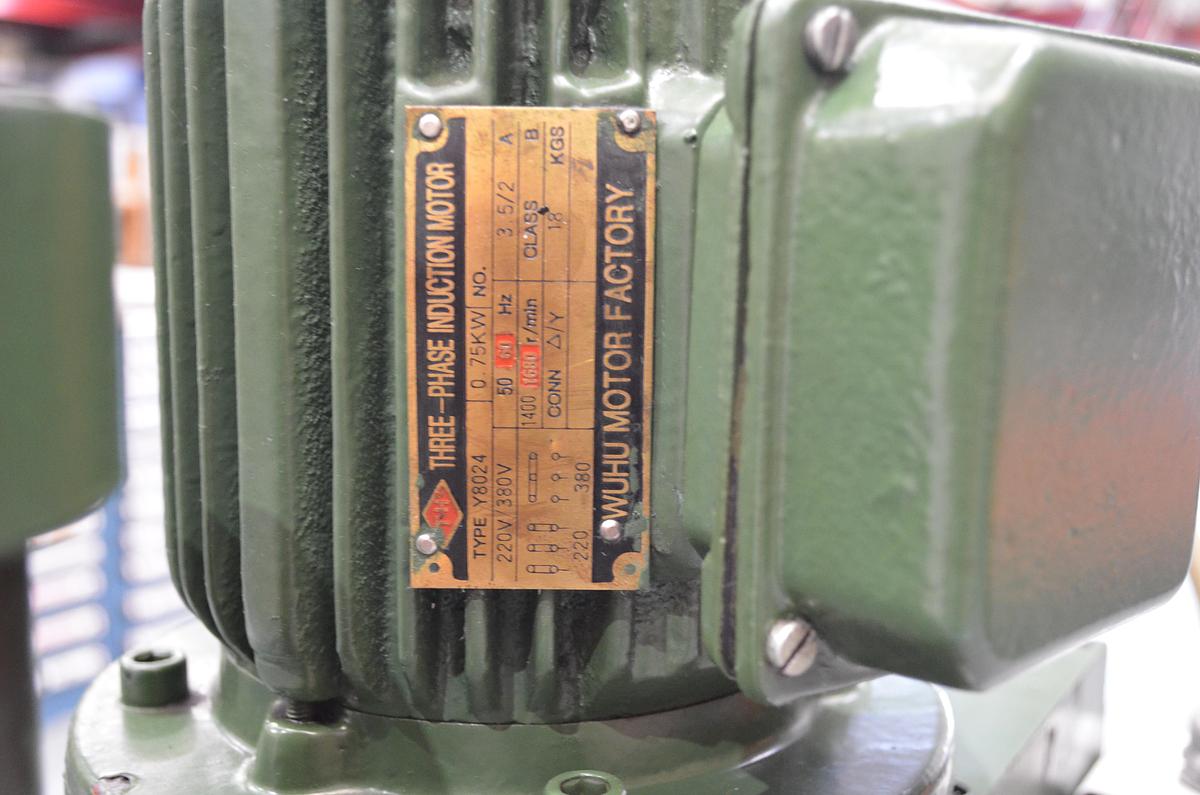 Usado Taladro fresadora sobremesa engranajes Knuth MARK VII 7