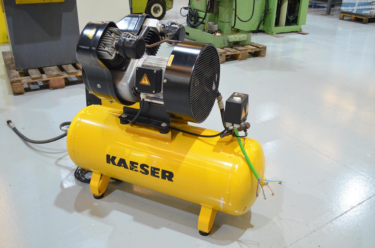 Usado Compresor doble pistón KAESER KCT 401-100 con secador