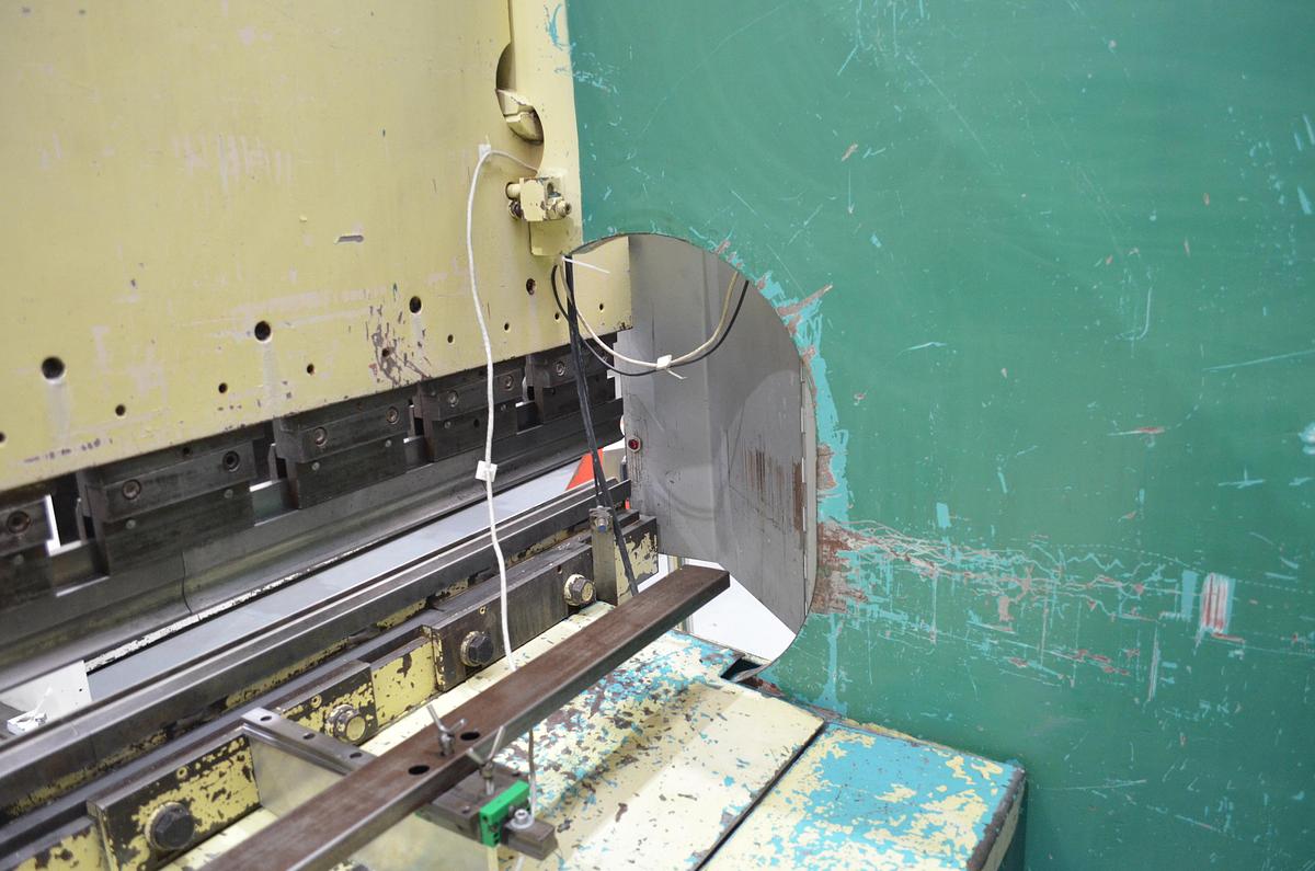 Usado Plegadora hidráulica MEBUSA RG.103