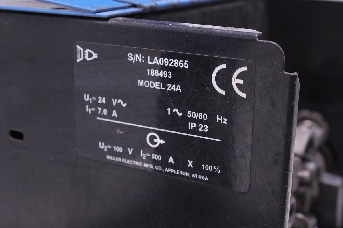 Usado Devanadera / Alimentador Miller I-24 A Wire Feeder