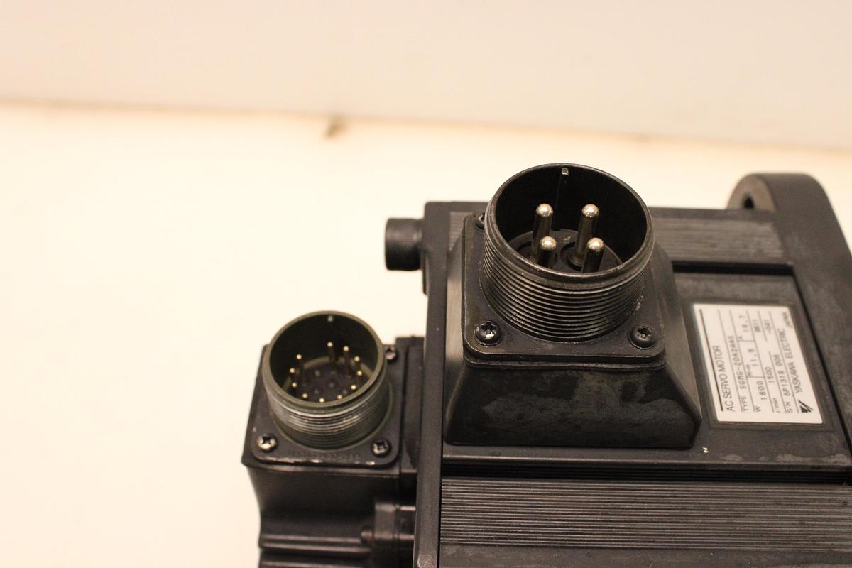 Usado Servomotor YASKAWA SGMG-20A2AAS