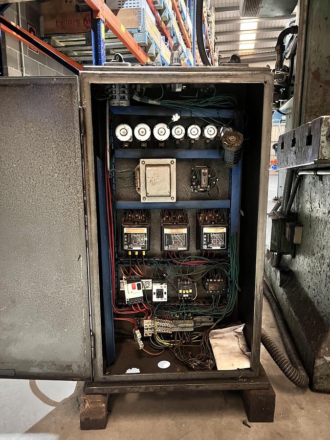 Usado Prensa excentrica ULECIA 150Tn Embrague neumático