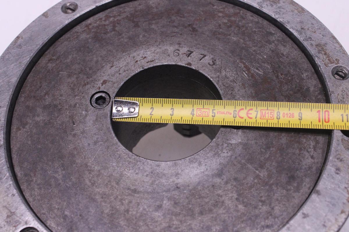 Usado Plato para Torno 190 mm con base metalica