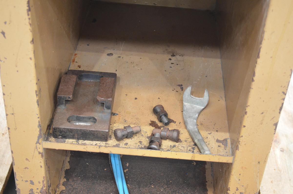 Usado Prensa neumática pulmon AZ PV-2000 S