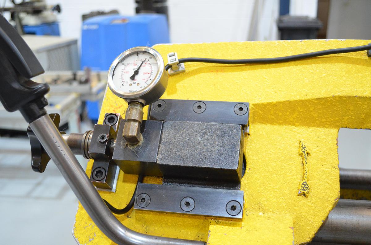 Usado Sierra cinta manual MG K-260