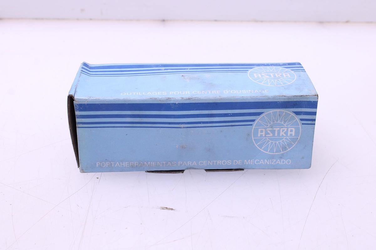 Usado Juego Pinzas Resorte ER32 "19 pcs" + Cono ISO 40 ASTRA