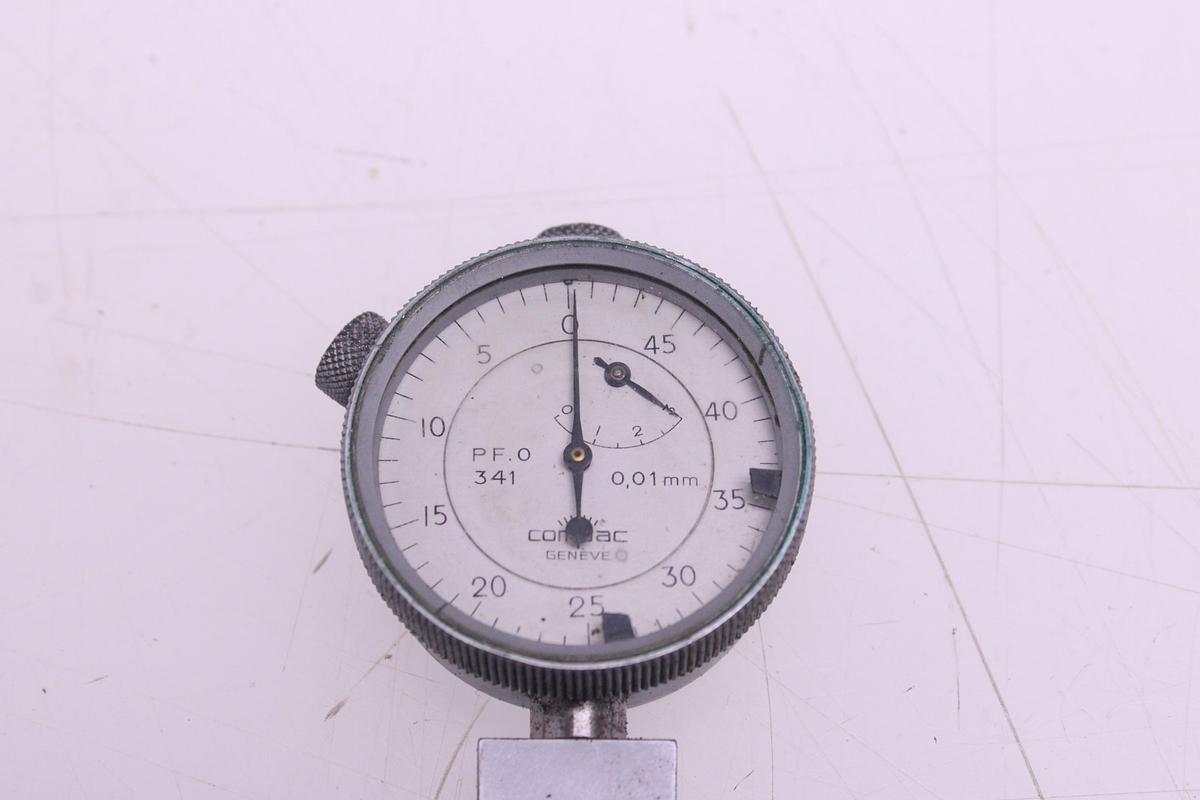 Usado Reloj Comparador de Profundidad COMPAC