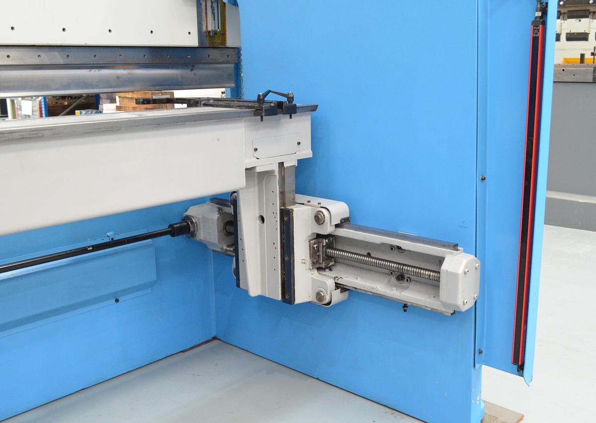 Usado Plegadora Ajial 3100x125tn cnc Cybelec 2023