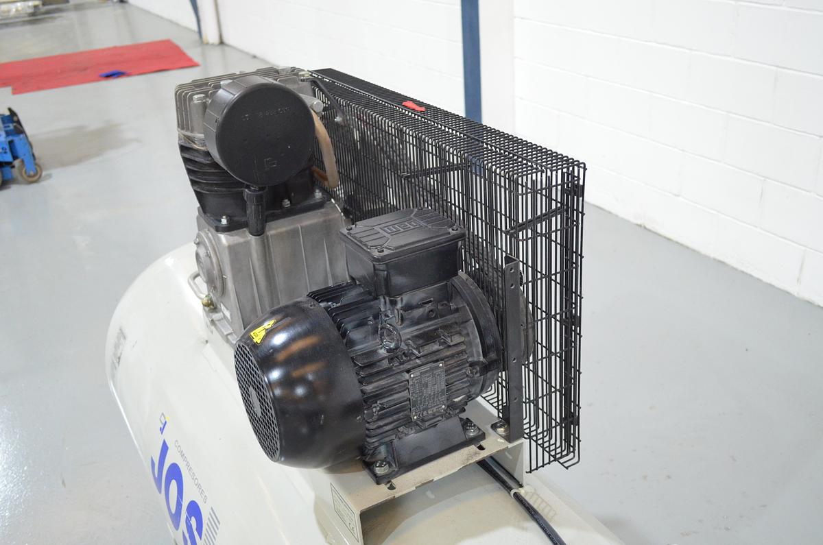 Usado Compresor pistón JOSVAL MC-AF-500 de 5.5Hp