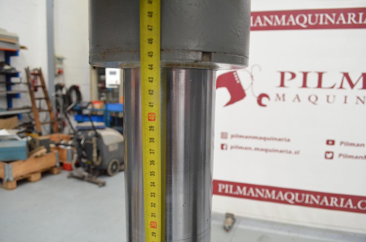 Usado Prensa casera 60tn luz 1560mm